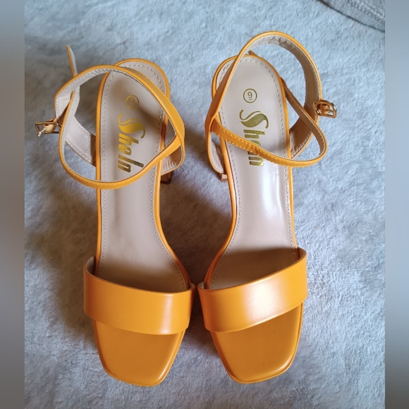 SHEIN | NWOT Size 9 platform heels 👠 - Picture 2 of 4